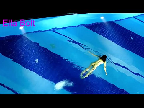 ❤️ म हेर्न रोक्न सक्दिन, जवान गोरा ELLA BOLT रिसोर्ट पूलमा नग्न पौडी खेल्दै समातियो ️❌  अश्लील ne.tradewin.top मा  ️❤
